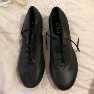 Never before used tap shoes